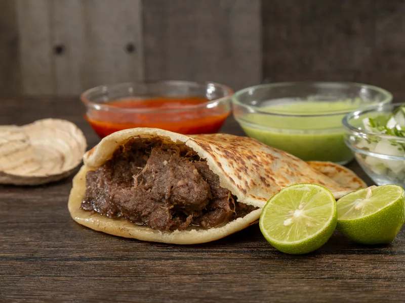 Gordita de barbacoa deshebrada al momento | La Super Gorda